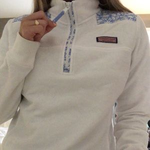 Vineyard Vines quarter zip pullover!